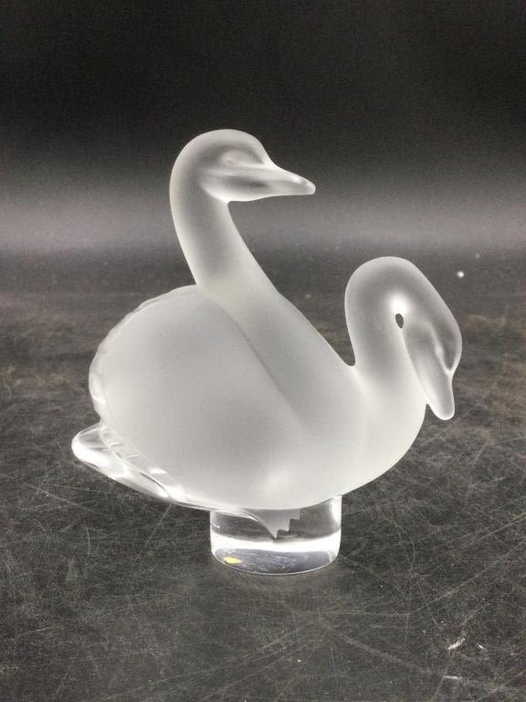 Lot 152: Lalique Statue