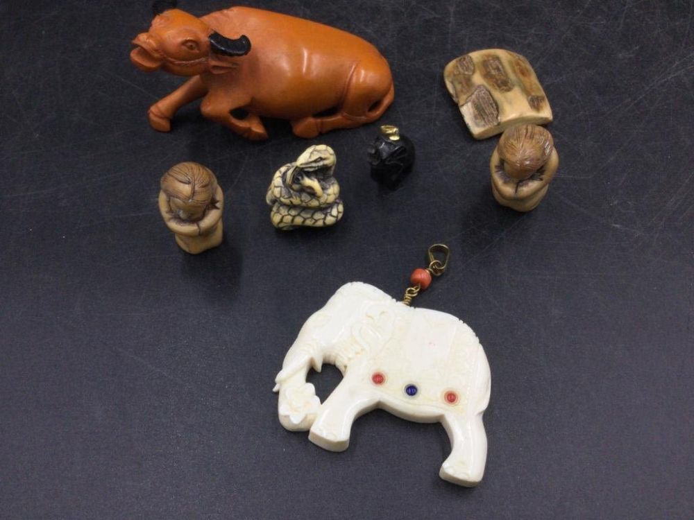 Lot 154: Carved Lot