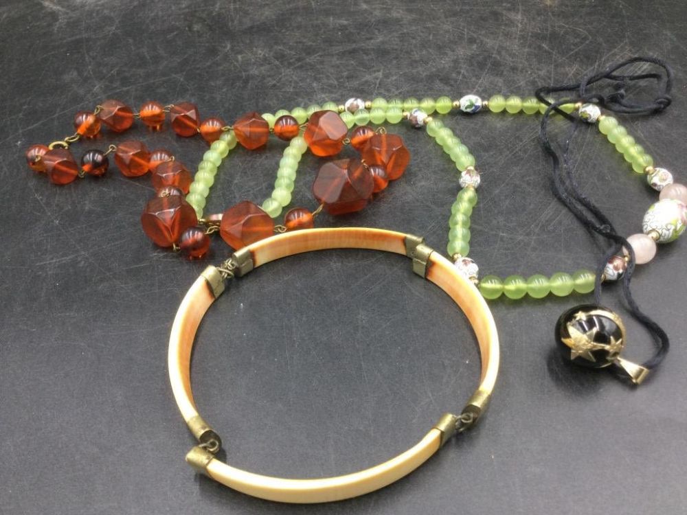 Lot 160: Vintage Jewelry