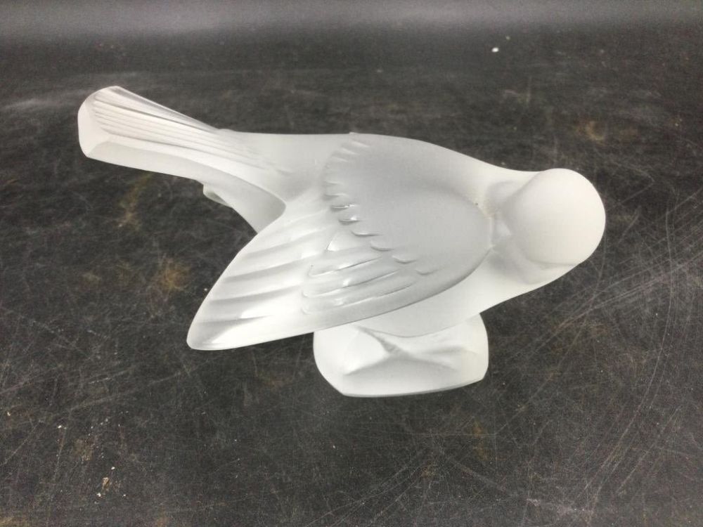 Lot 190: Laliue Crystal Sparrow