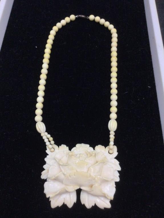 Lot 198: Vintage Carved Necklace