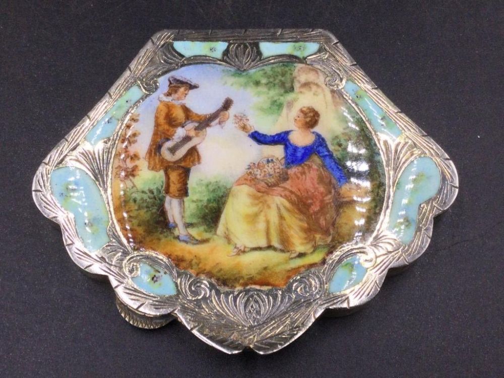 Lot 203: Victorian Sterling Compact