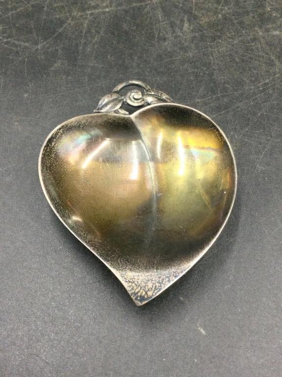 Lot 233: Sterling tiffany Dish