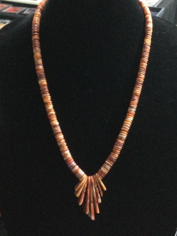 Lot 253: Navajo Spiny Oyster Necklace
