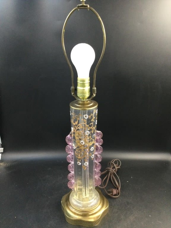 Lot 157: Vintage Art Deco Floral Art Lamp