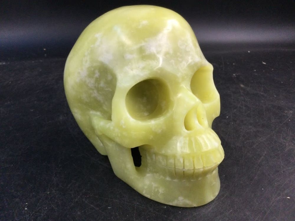 Lot 173: Carved Lemon Stone Skull