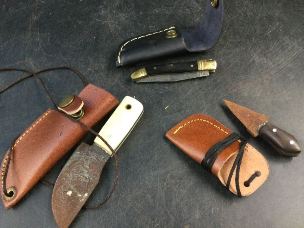 Lot 197: Knives Lot