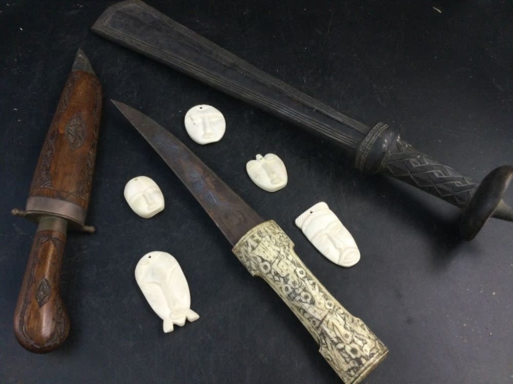 Lot 262: Vintage Mix Lot Knives nd More