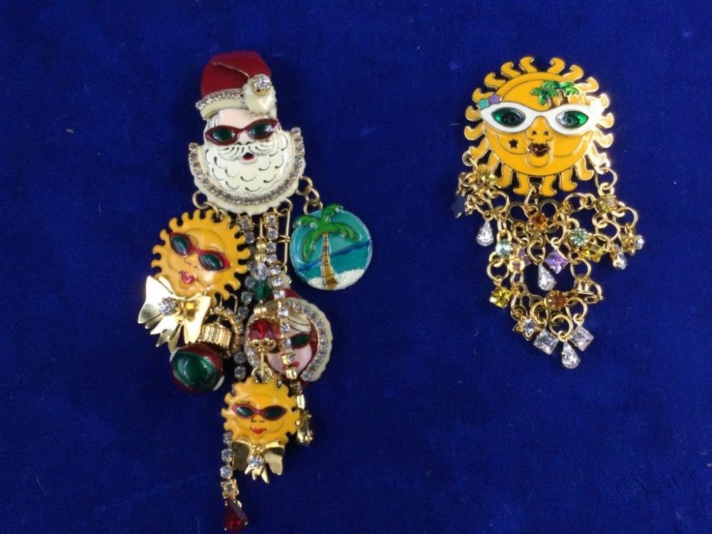 Lot 160: Lunch at the Ritz Pin/Pendant