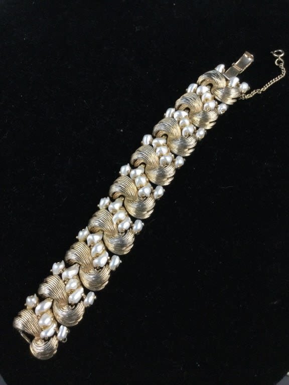 Lot 164: Boucher Bracelet