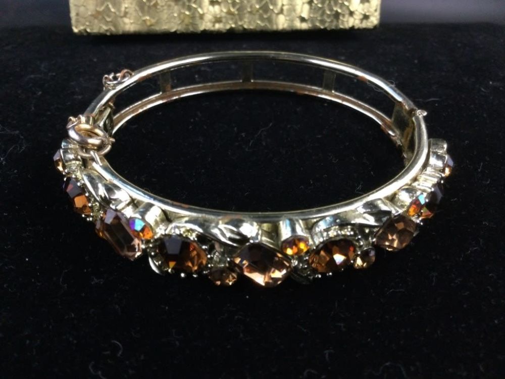 Lot 166: Lisner Gold Tone Bangle Bracelet