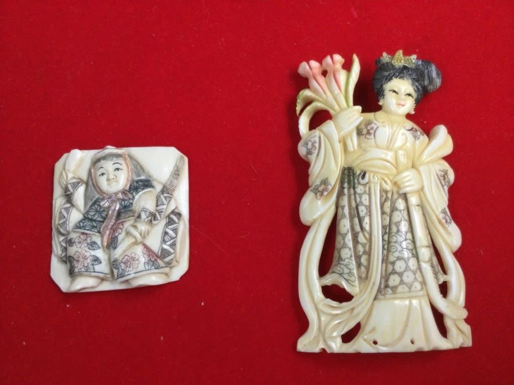 Lot 174: Vintage Carved Pendants