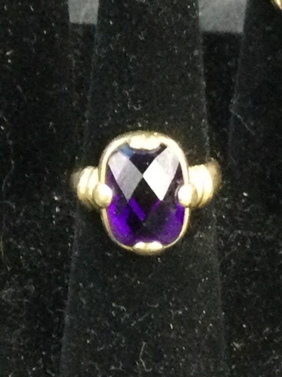 Lot 182: 14kt Gold Italy Womans Ring
