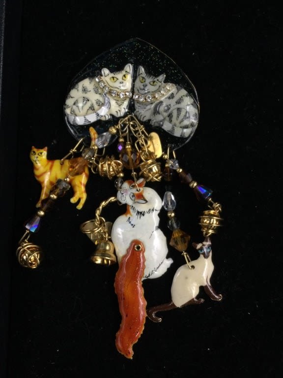 Lot 239: Lunch at the Ritz Pin/Pendant