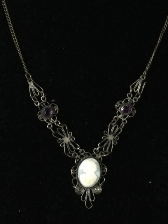 Lot 269: Vintage Necklace W/Pendant