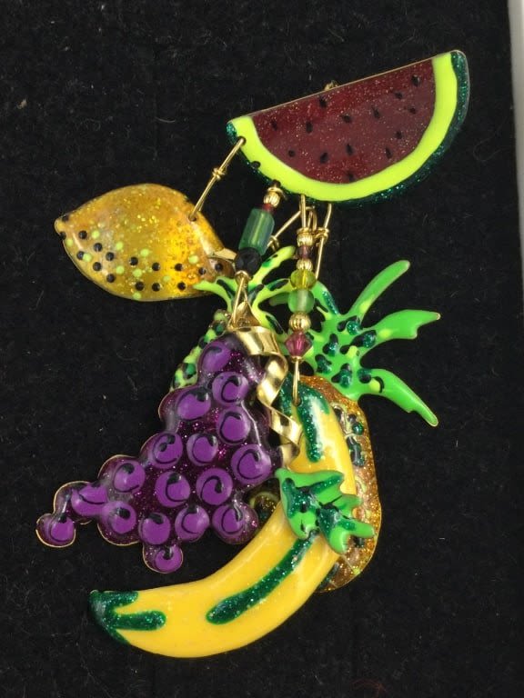Lot 286: Lunch at the Ritjz Brooch/Pin