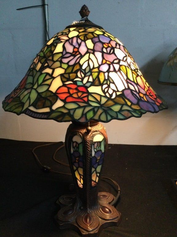 Lot 157: Tiffany Style Lamp