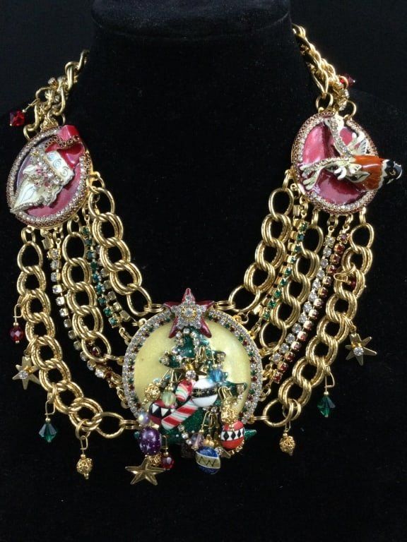 Lot 164: Lunch at the Ritz Christmas Necklace