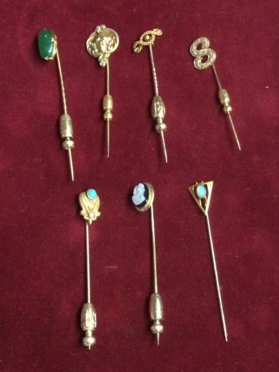 Lot 171: Gold Stick Pins