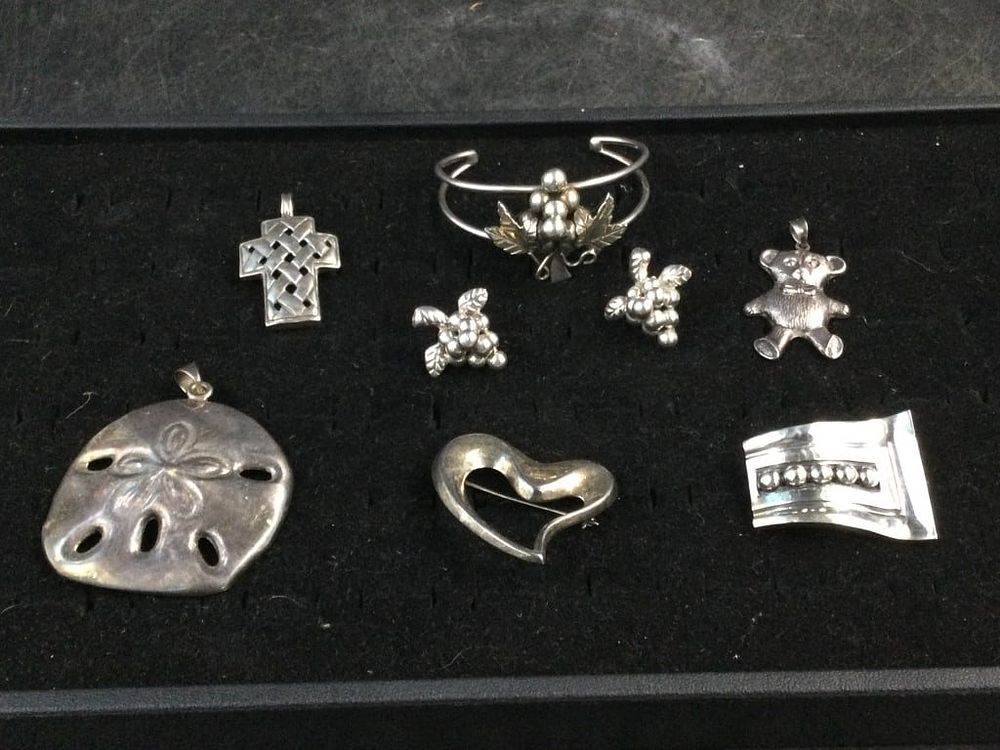 Lot 185: Sterling Jewelry