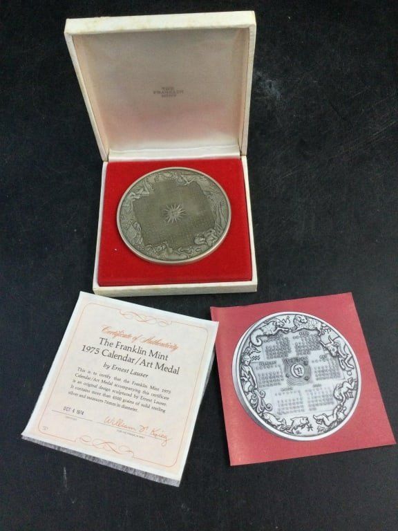 Lot 206: Franklin Mint 1975 Calendar Art Medal Silver