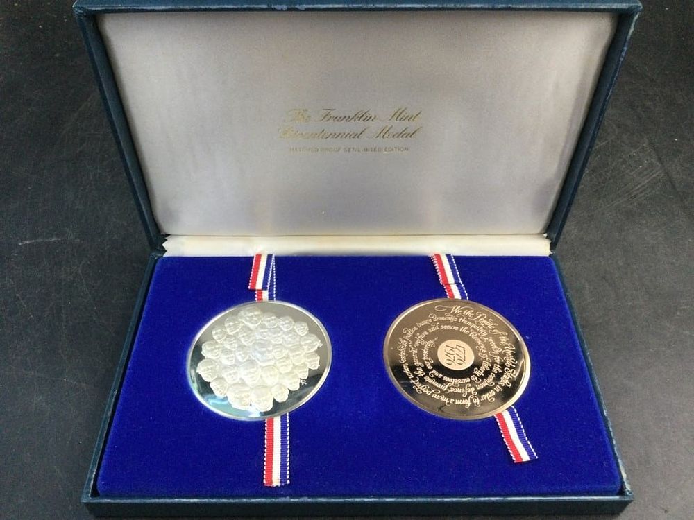 Lot 240: Franklin Mint Bicentennial Silver and Bronze Medal