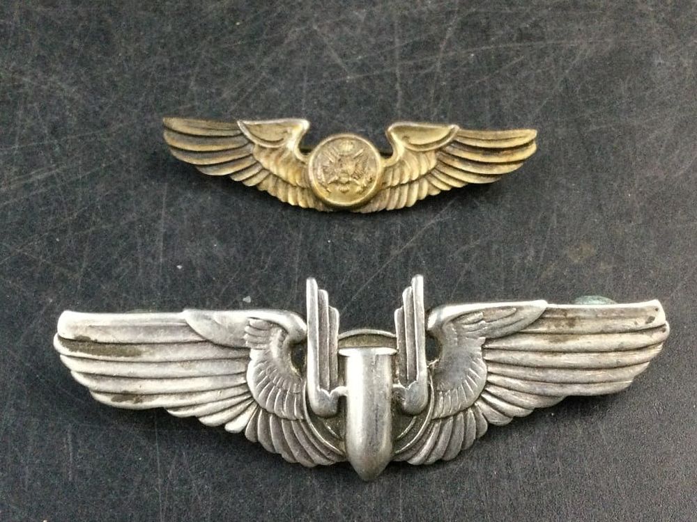 Lot 264: Sterling WWII Airforce Pins