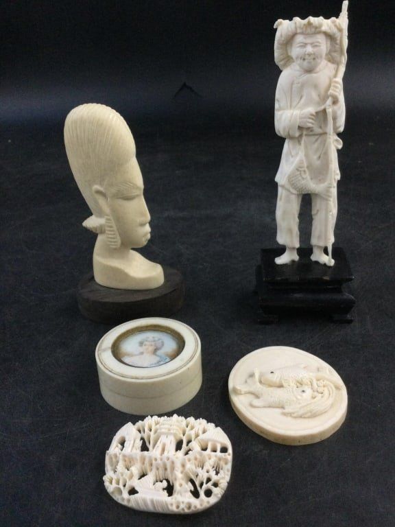 Lot 288: Vintage Carved Items