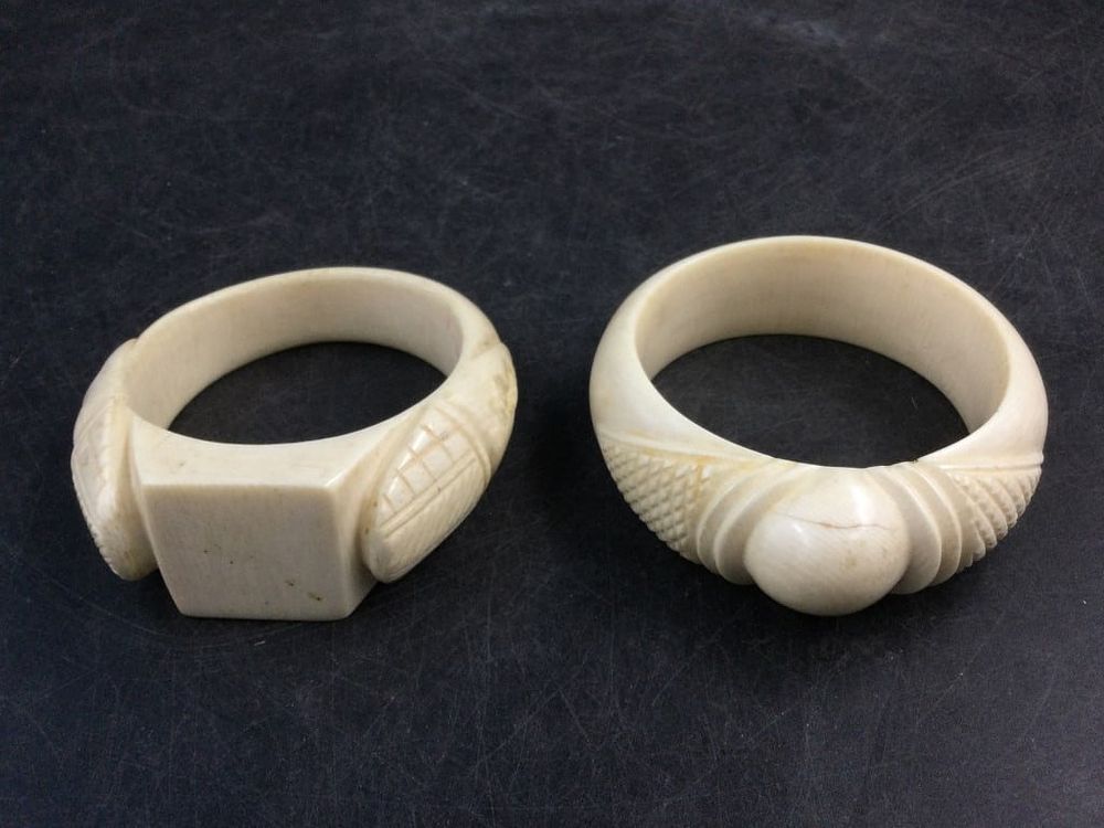 Lot 289: Carvey Bangles