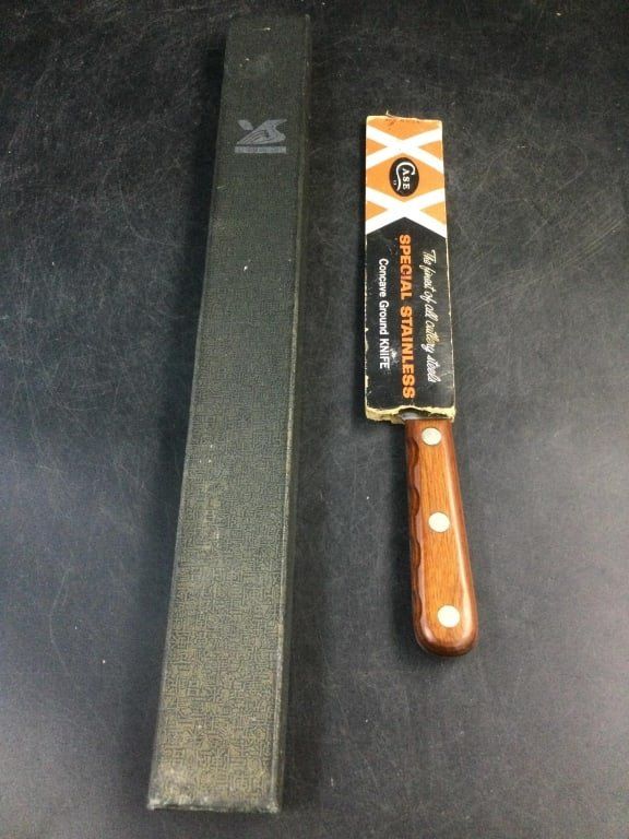 Lot 329: Knives Lot