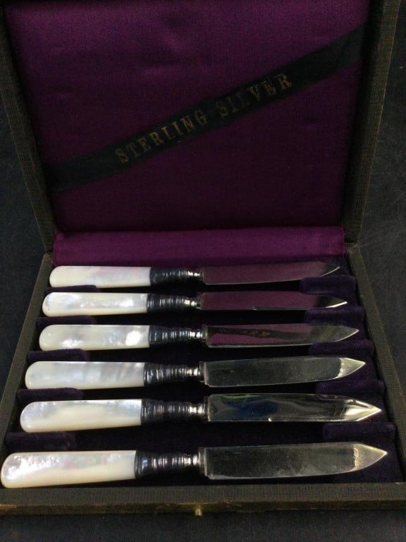 Lot 330: Vintage Sterling Knives w/Mother of Pearl Handles