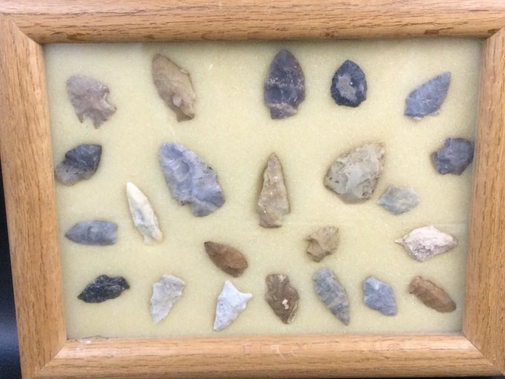Lot 334: Arrowheads