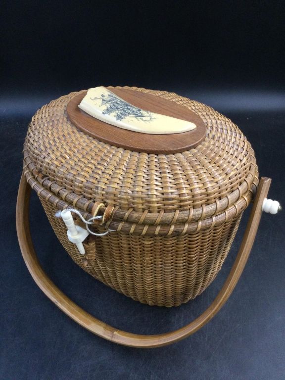 Lot 168: Vintage Nantucket Basket with Ivory