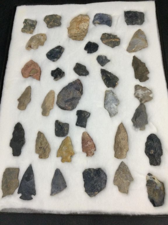 Lot 189: Arrowheads