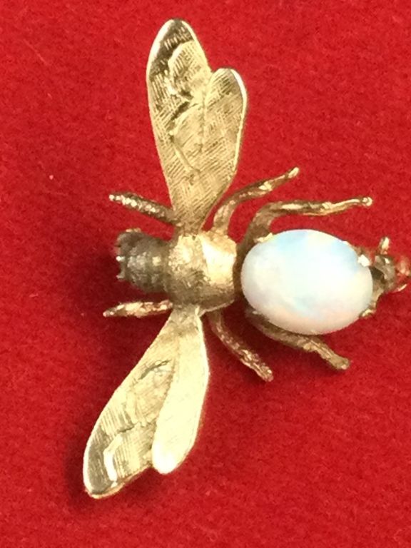 Lot 190: 14kt Gold Insect Pin