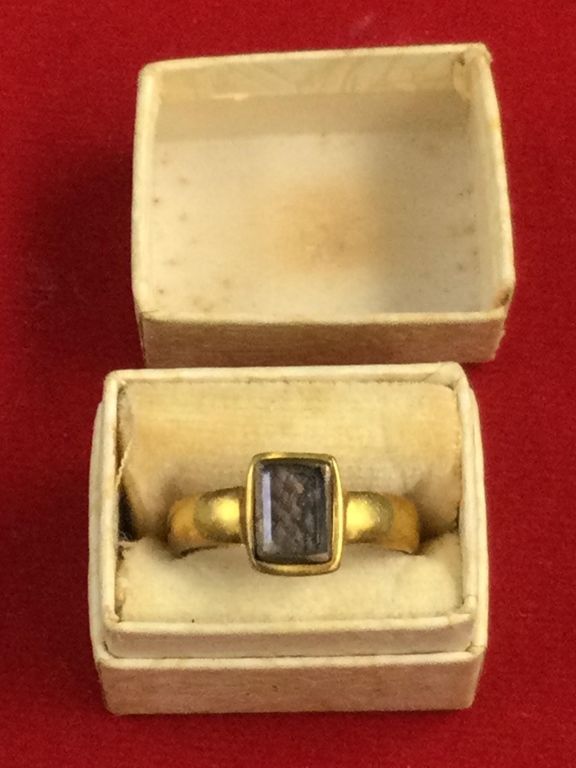 Lot 194: Antique Mourning Gold Ring