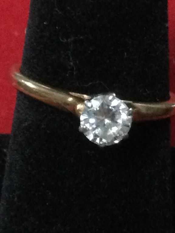 Lot 240: 14kt Gold Ring with Platinum and Diamond