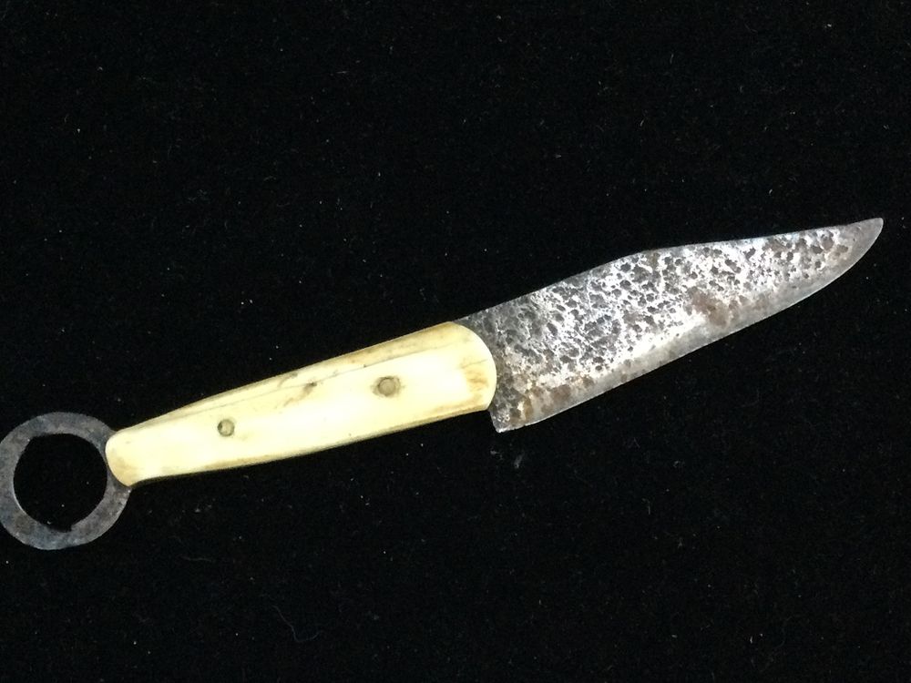 Lot 166: Vintage Handmade Knife
