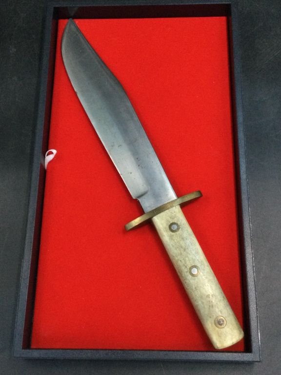 Lot 172: Vintage Bowie Knife