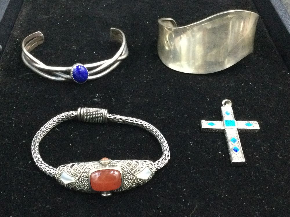 Lot 175: Sterling Jewelry