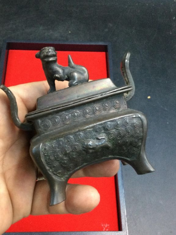Lot 188: Vintage Chinese Incense  Bronze