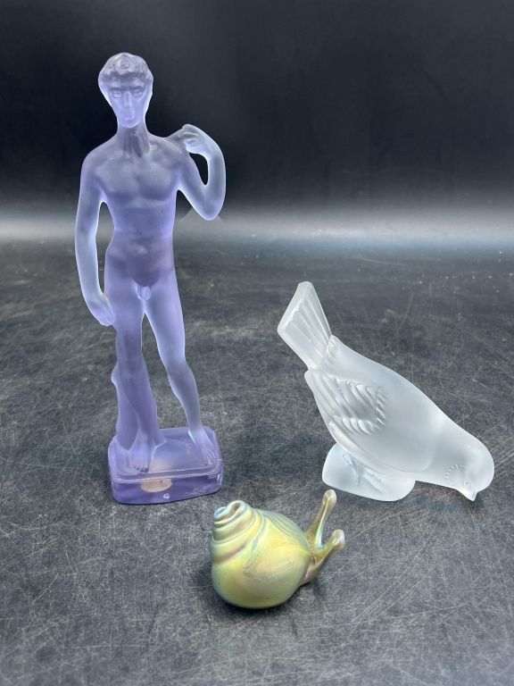 Lot 205: Vintage Glass Lot
