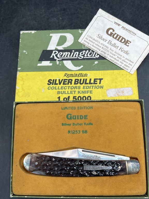 Lot 207: Remington 1992  Silver Bullet Pocket Knife in Box