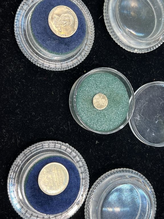 Lot 219: Franklin Mint Gold coins