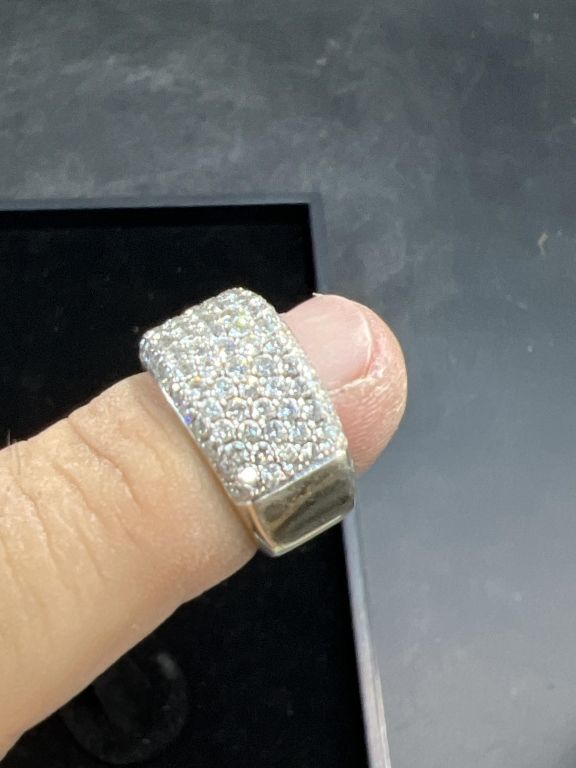 Lot 220: 14k White Gold Diamond Ring