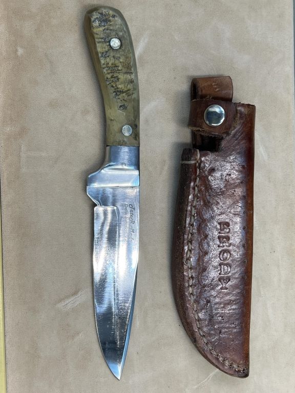 Lot 224: Alaska Hand Made Knife