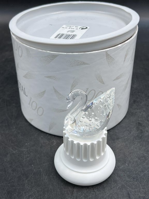 Lot 235: Swarovski Swan