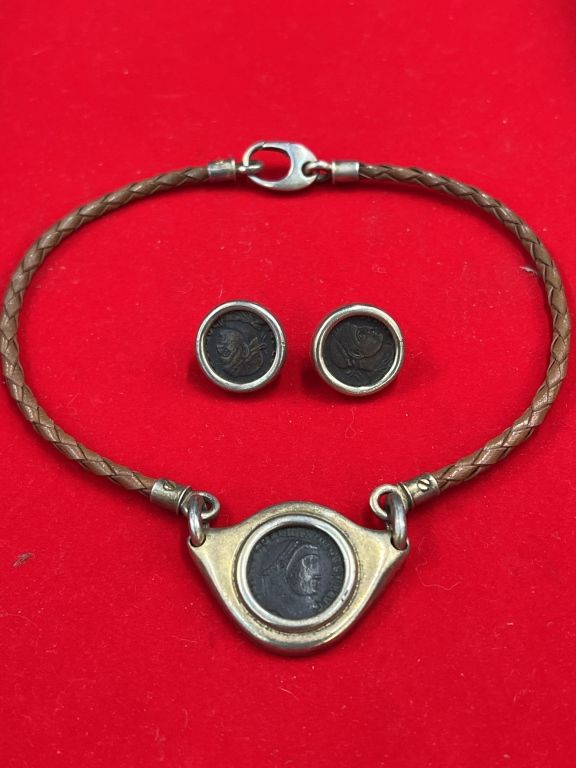 Lot 260: Vintage Wathne Jewelry Set