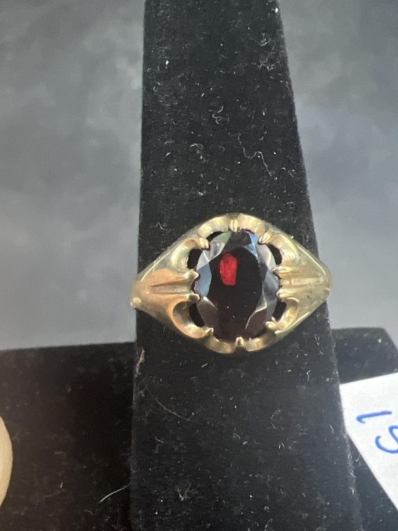 Lot 271: Vintage Early Gold Ring