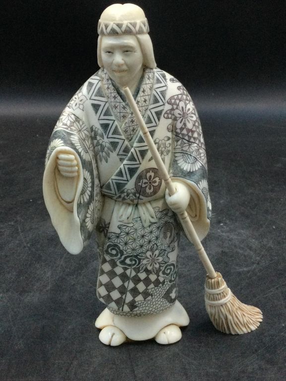 Lot 272: Carved Ivory Figurine